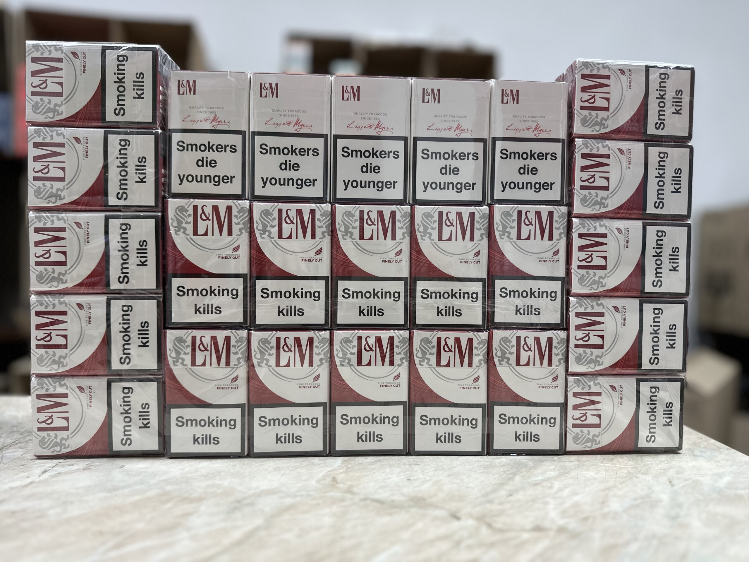 L&M KS Red (круг) 1 L&M KS Red (круг)
